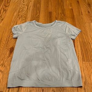 Lululemon Size 8 Swift Relaxed Tee Blue Worn Once